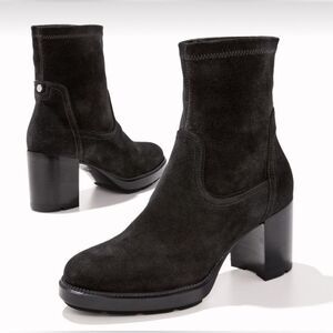 Aquatalia Idalia Stretch Suede Ankle Booties in Black size 10 1/2